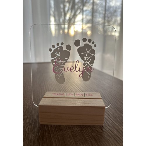 Babaszületés emlékőrző fatalppal