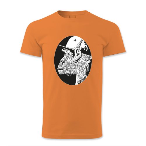 Majom baseball sapkában