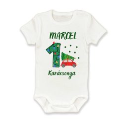   Marcel első karácsonya, karácsonyfával, autóval, Karácsony