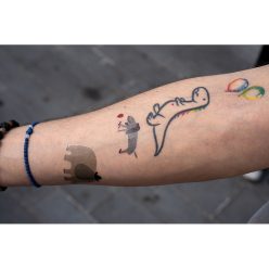   Egyedi, saját elképzelésű, 32 x 32 mm méretű, Ideiglenes tetoválás