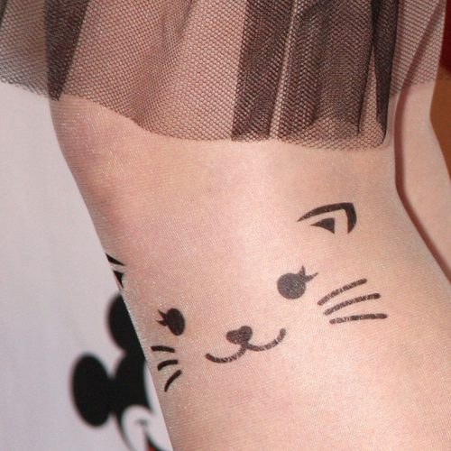 Egyedi, saját elképzelésű, 65 x 37 mm méretű, Ideiglenes tetoválás